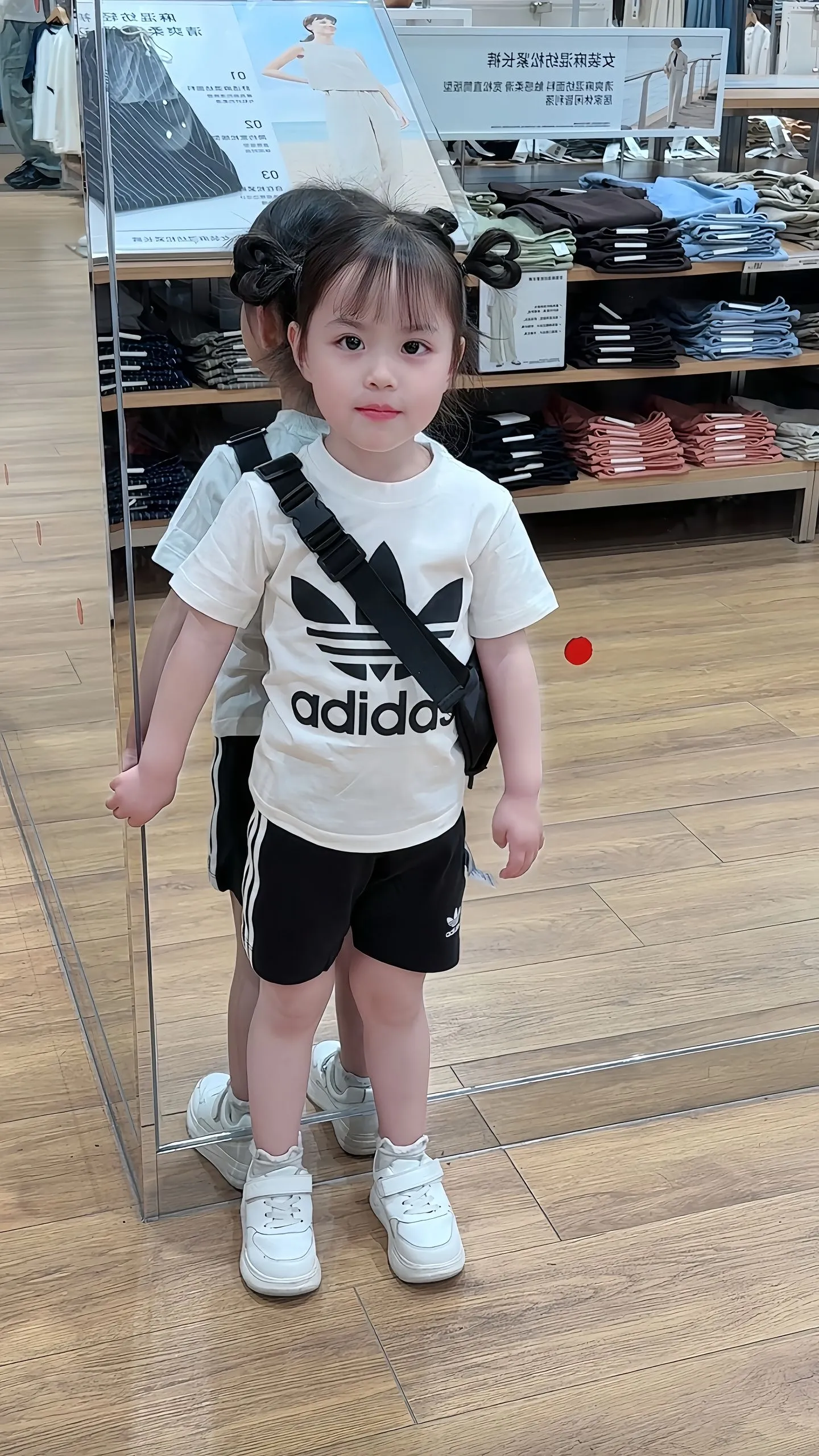【90-150cm】二点セット 絶対見逃さないで トレンド  スポーティー 半袖Ｔシャツ＋ショートパンツ セットアップ