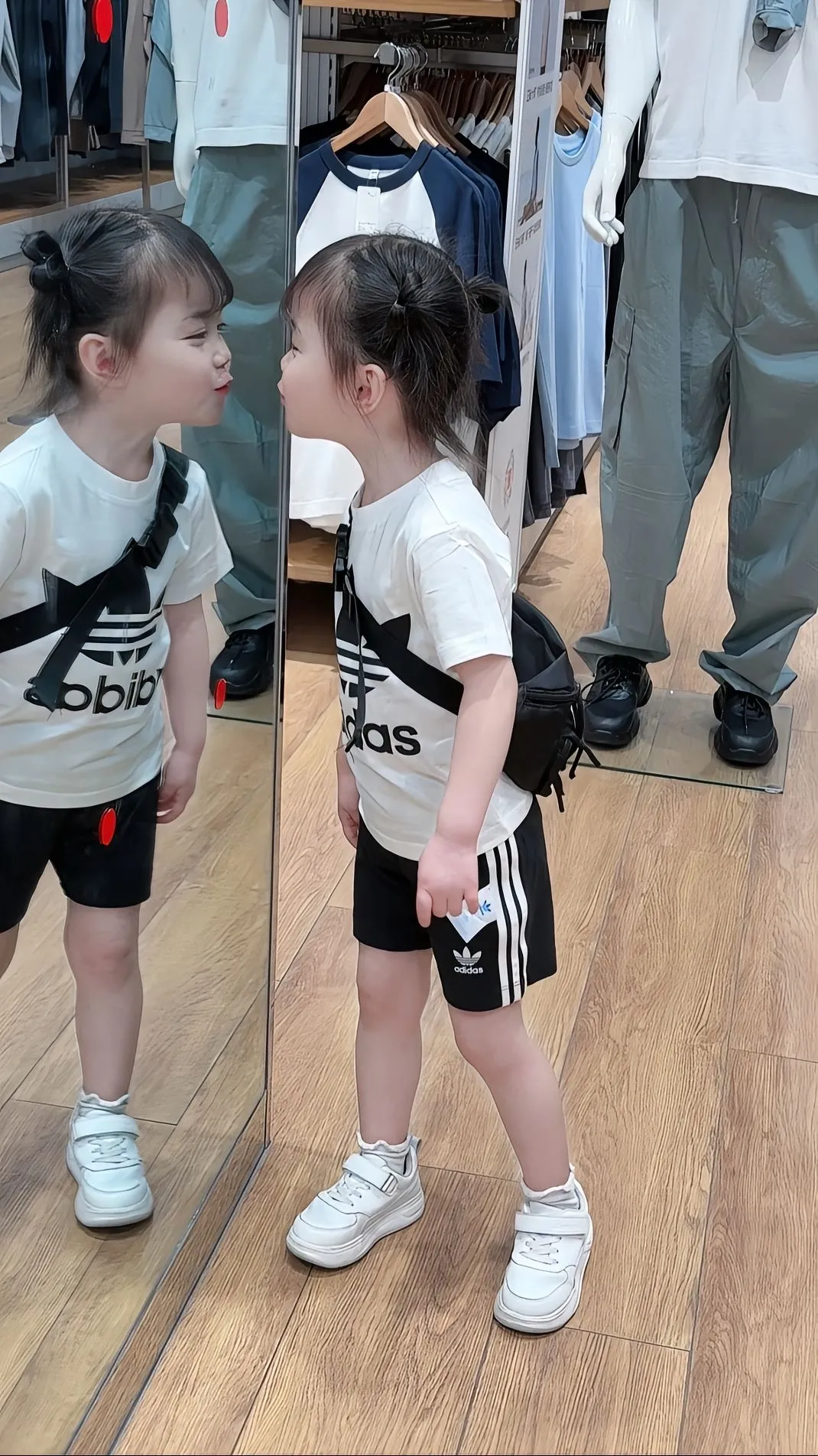 【90-150cm】二点セット 絶対見逃さないで トレンド  スポーティー 半袖Ｔシャツ＋ショートパンツ セットアップ