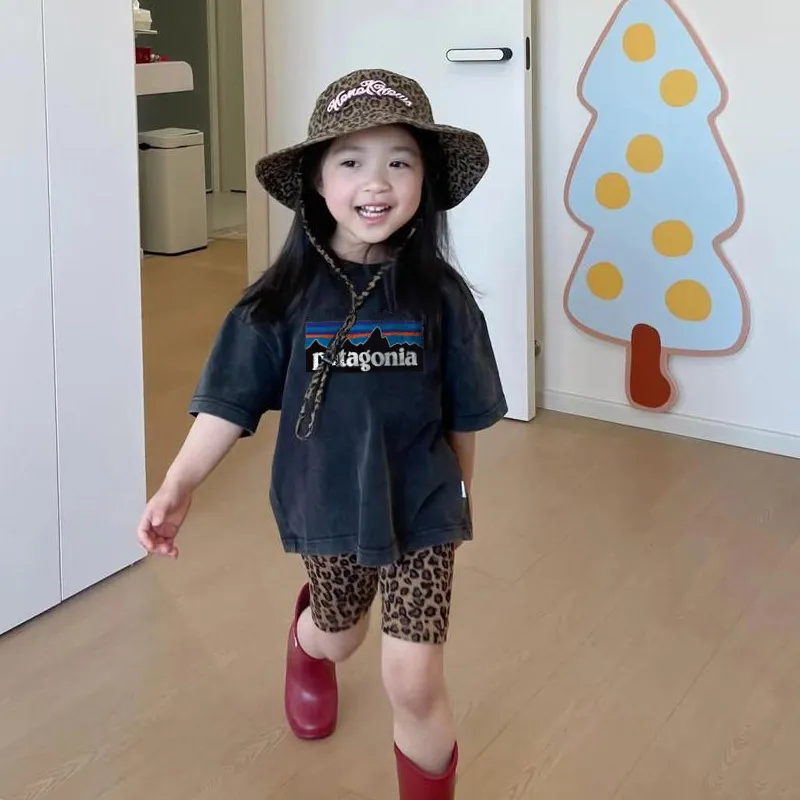 【90-140cm】二点セット 単品注文OK 元気いっぱい ヒョウ柄 女の子 半袖Ｔシャツ＋ショートパンツ セットアップ