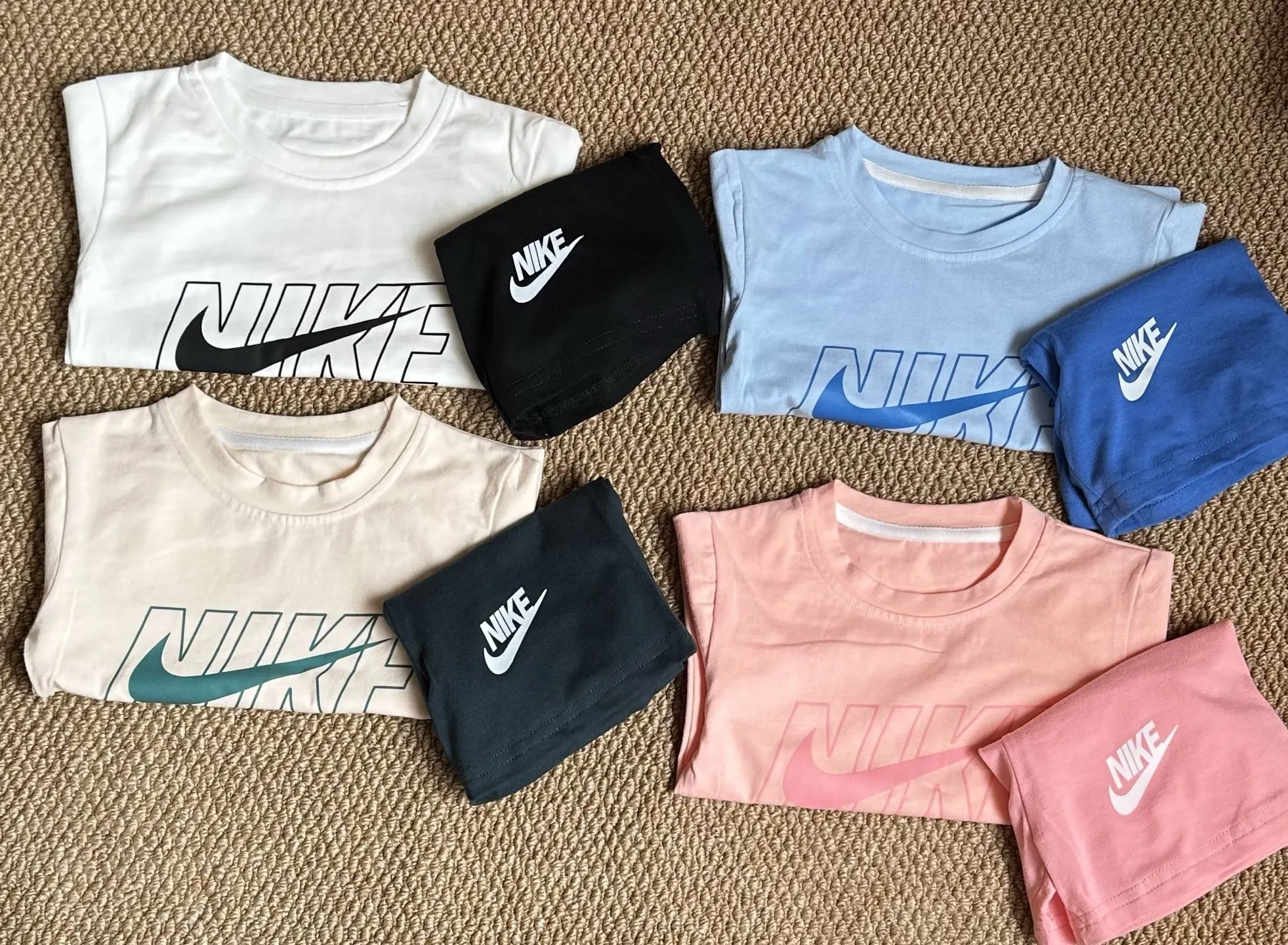 【80-130cm】二点セット トレンド感満点 爆売れ中 プリント 快適 半袖 Ｔシャツ＋ショートパンツ セットアップ