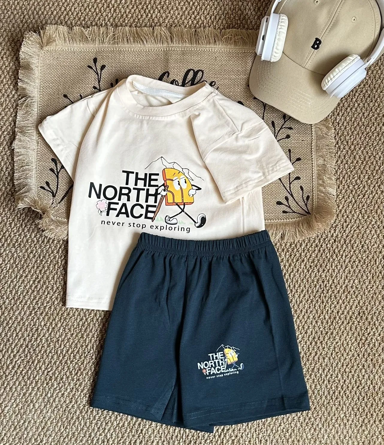【80-130cm】二点セット 大人気 カジュアル 動きやすい 半袖Ｔシャツ＋ショートパンツ セットアップ