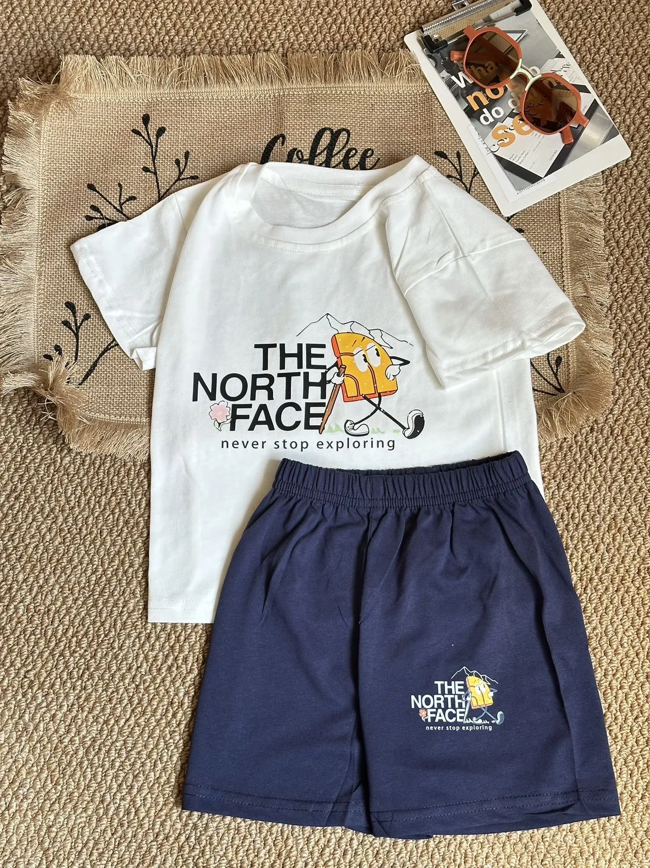 【80-130cm】二点セット 大人気 カジュアル 動きやすい 半袖Ｔシャツ＋ショートパンツ セットアップ