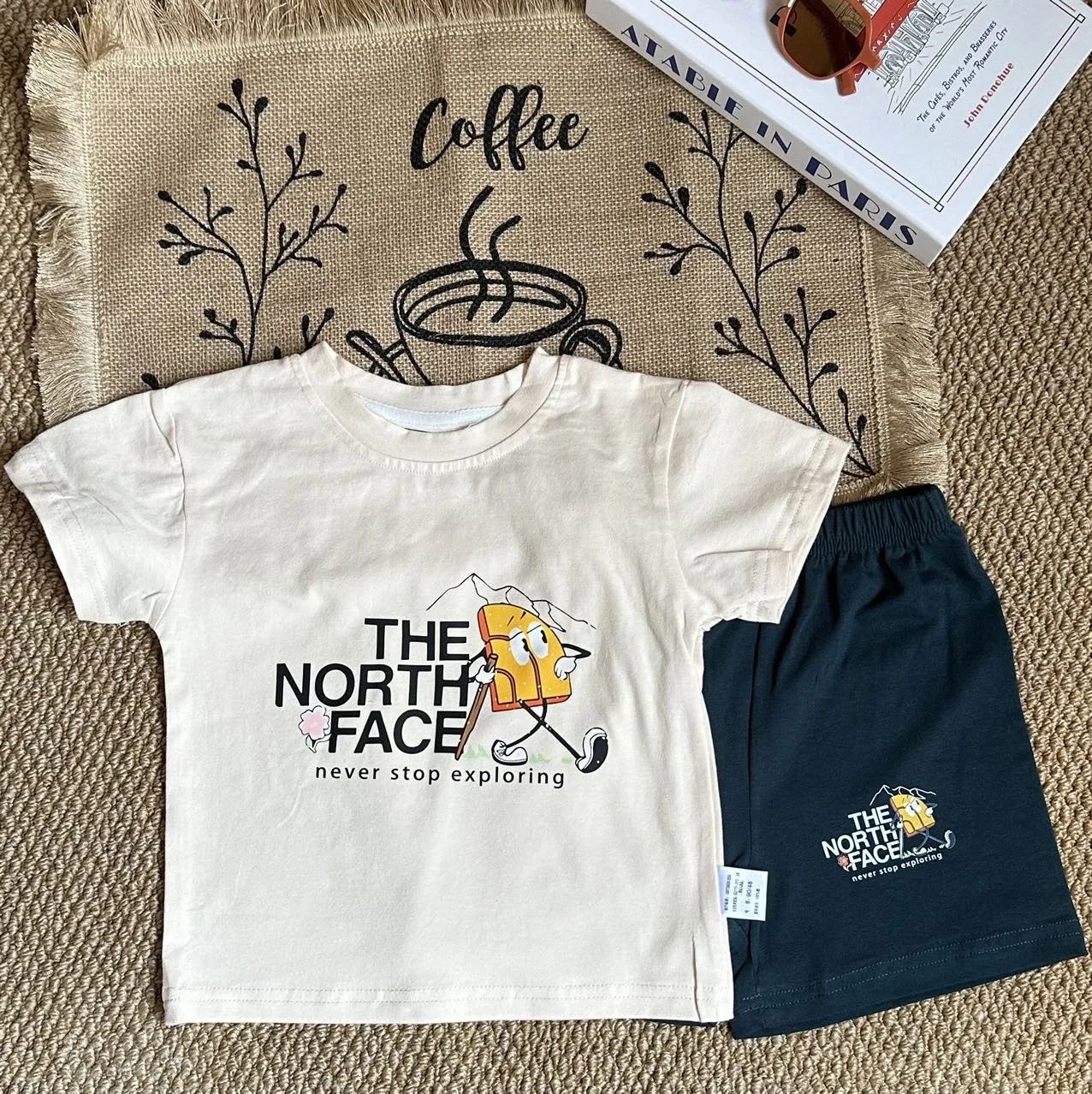 【80-130cm】二点セット 大人気 カジュアル 動きやすい 半袖Ｔシャツ＋ショートパンツ セットアップ