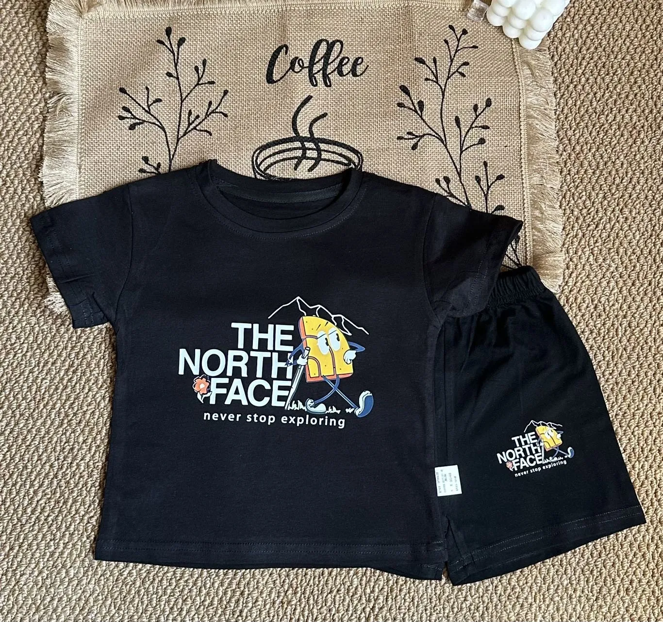 【80-130cm】二点セット 大人気 カジュアル 動きやすい 半袖Ｔシャツ＋ショートパンツ セットアップ