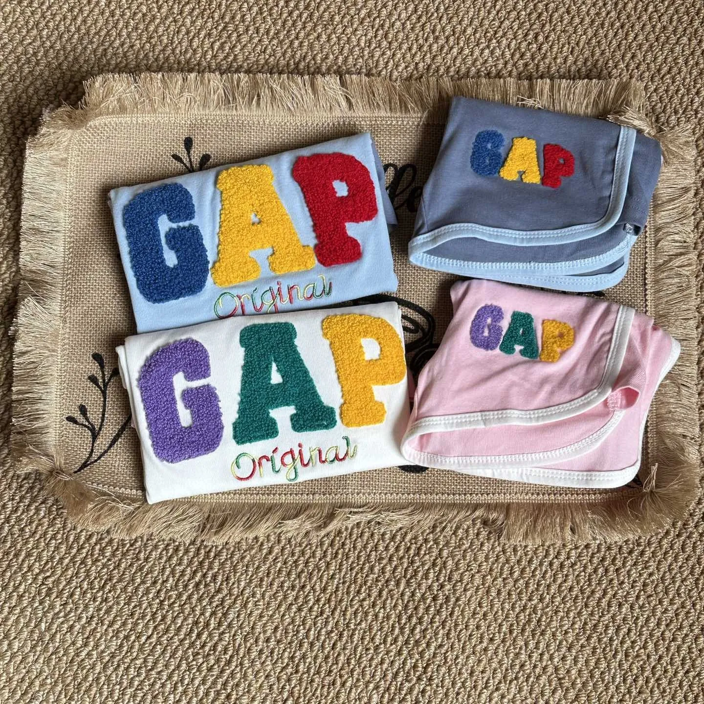 【80-130cm】二点セット 話題沸騰中 大注目 カジュアル 着やすい 半袖Ｔシャツ＋ショートパンツ セットアップ
