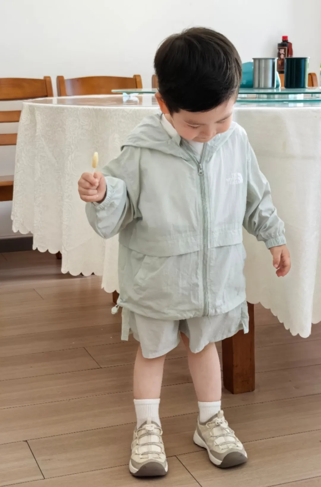 【90-150cm】二点セット 話題沸騰中 通気性抜群 日焼け防止 トップス＋ショートパンツ セットアップ