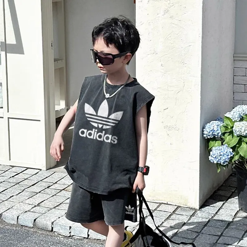 【90-150cm】二点セット これを逃す手はない 爆売れ中 カジュアル タンクトップ＋ショートパンツ セットアップ