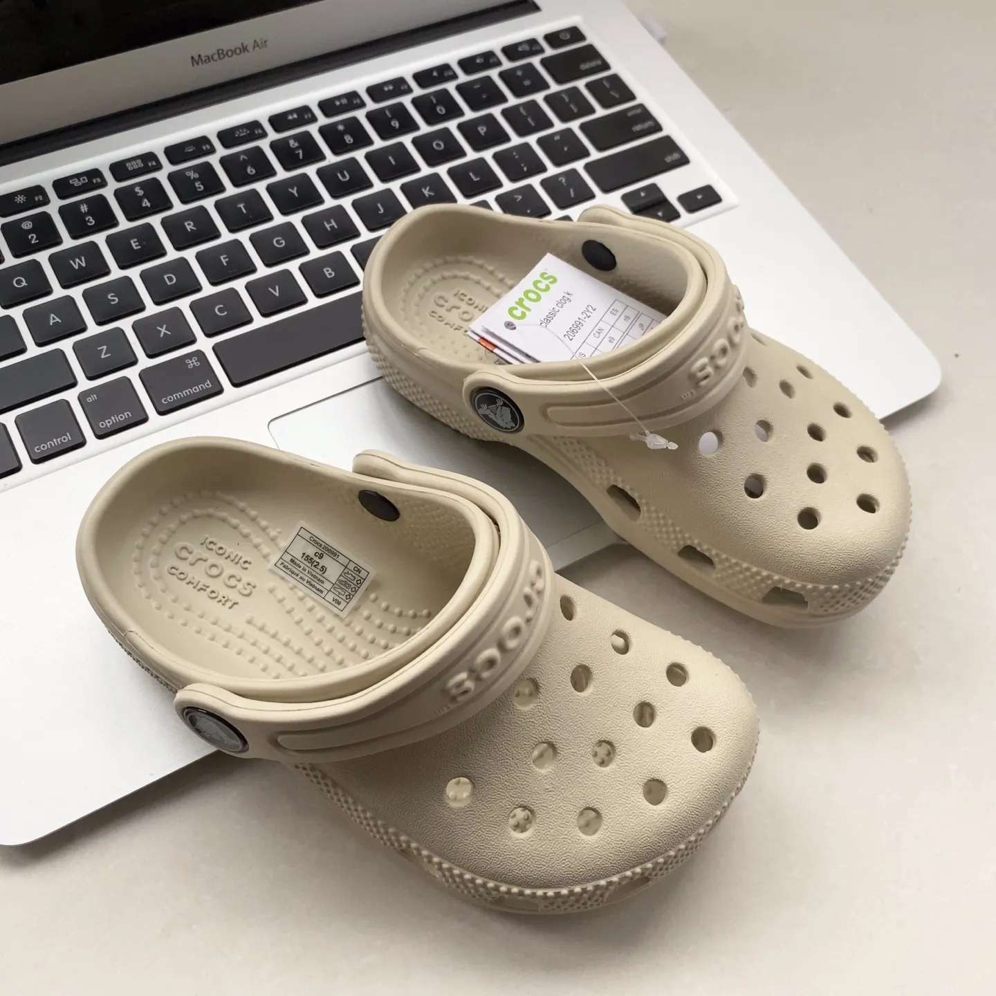 お気に入り 夏のお出かけにぴったり 自分だけのデザインに クロッグタイプサンダル
