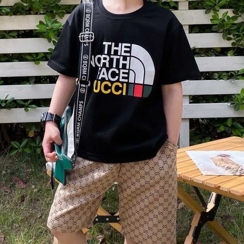 【90-160cm】二点セット 話題沸騰中 質感のいい  カジュアル 半袖Ｔシャツ＋ショートパンツ セットアップ