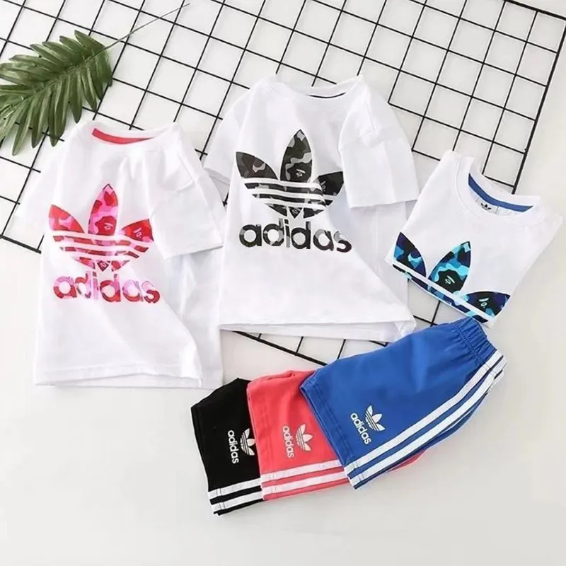 【100-160cm】二点セット 爆売れ中 カジュアル スポーティー 半袖Ｔシャツ＋ショートパンツ セットアップ