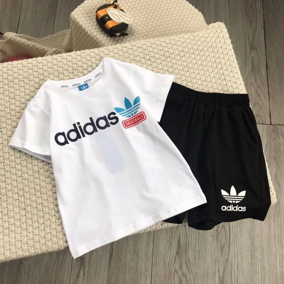 【100-160cm】二点セット よく売れる 爆売れ中 快適 通気性抜群 半袖Ｔシャツ＋ショートパンツ セット