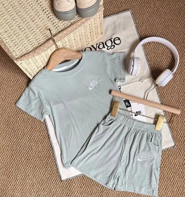【80-130cm】二点セット 話題沸騰中 品質満点 通気性抜群 無地  半袖Ｔシャツ＋ショートパンツ セットアップ