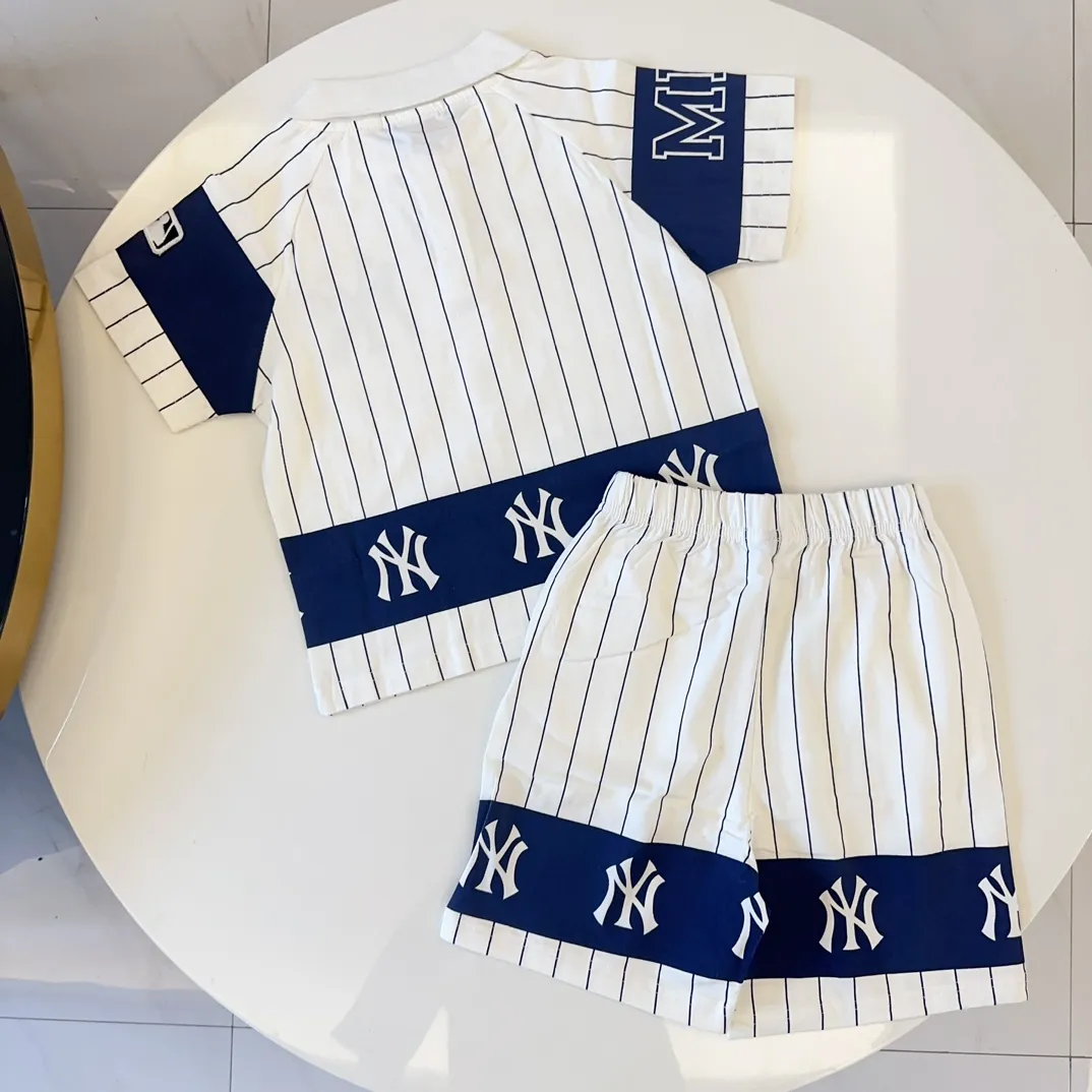 【90-150cm】二点セット 存在感抜群 着心地良い トレンド 快適  半袖Ｔシャツ＋ショートパンツ セットアップ