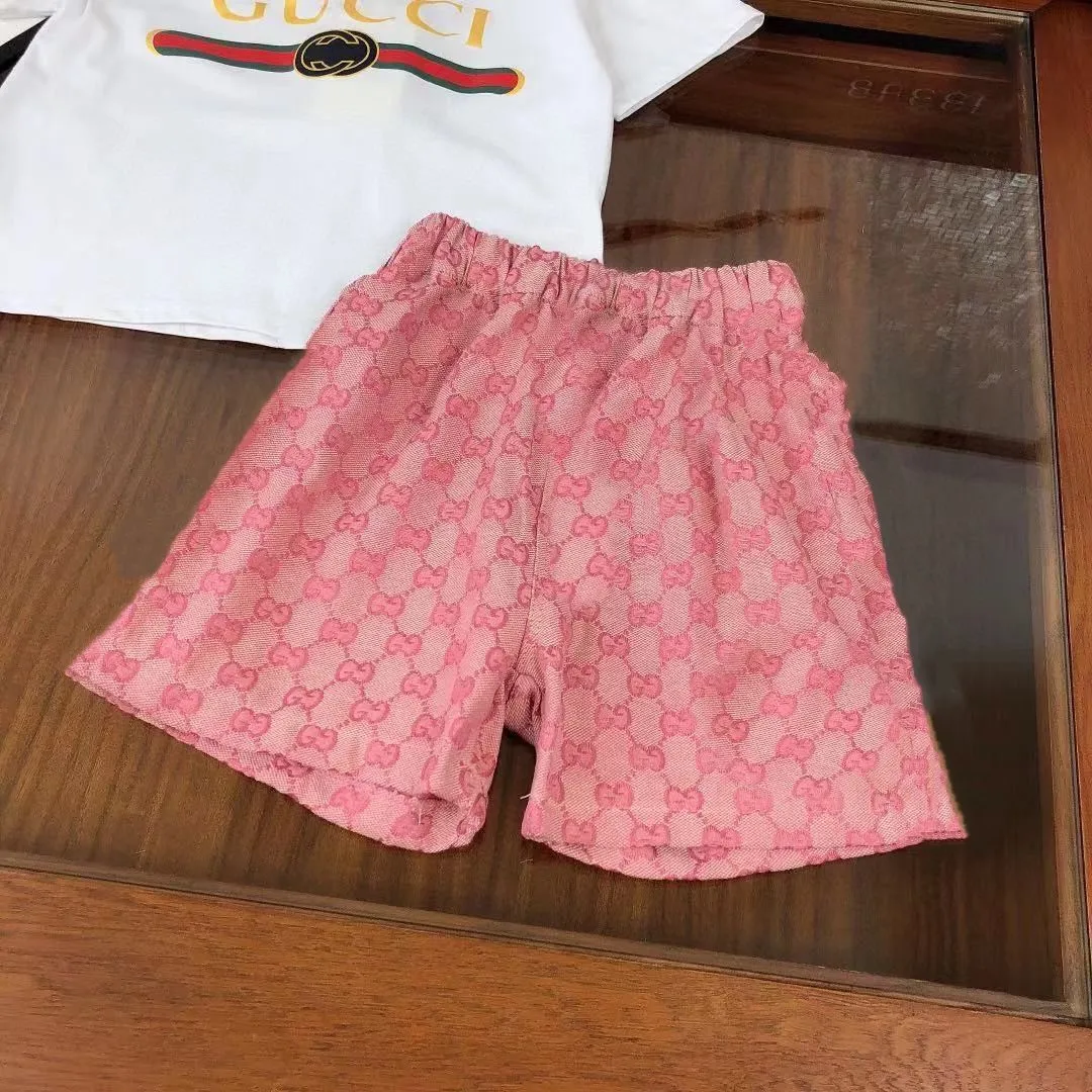 【90-160cm】二点セット 好感度100％  シンプル やわらかな素材 半袖Ｔシャツ＋ショートパンツ セットアップ