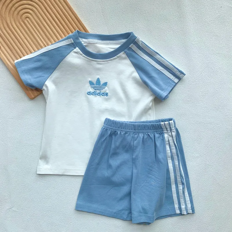 【90-140cm】二点セット よく売れる トレンド  多色展開 半袖Ｔシャツ＋ショートパンツ セットアップ