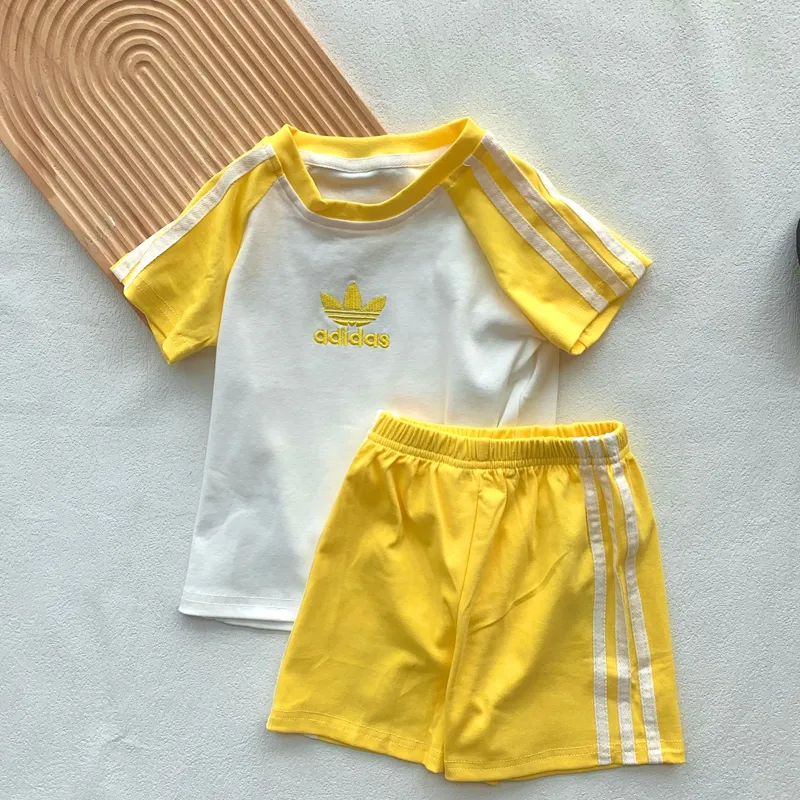 【90-140cm】二点セット よく売れる トレンド  多色展開 半袖Ｔシャツ＋ショートパンツ セットアップ