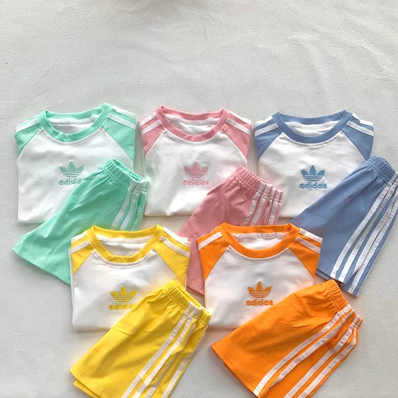 【90-140cm】二点セット よく売れる トレンド  多色展開 半袖Ｔシャツ＋ショートパンツ セットアップ