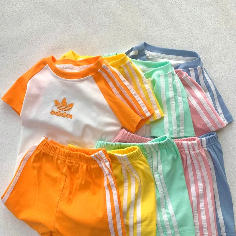 【90-140cm】二点セット よく売れる トレンド  多色展開 半袖Ｔシャツ＋ショートパンツ セットアップ