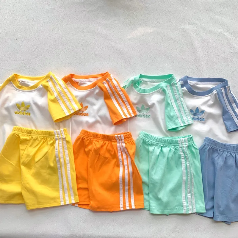 【90-140cm】二点セット よく売れる トレンド  多色展開 半袖Ｔシャツ＋ショートパンツ セットアップ