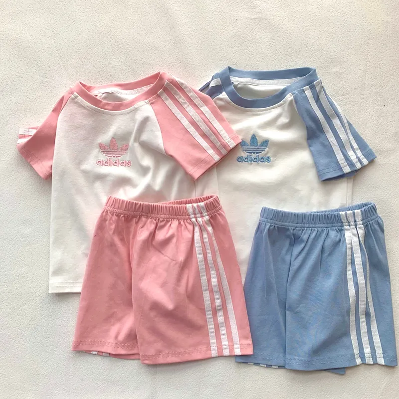 【90-140cm】二点セット よく売れる トレンド  多色展開 半袖Ｔシャツ＋ショートパンツ セットアップ