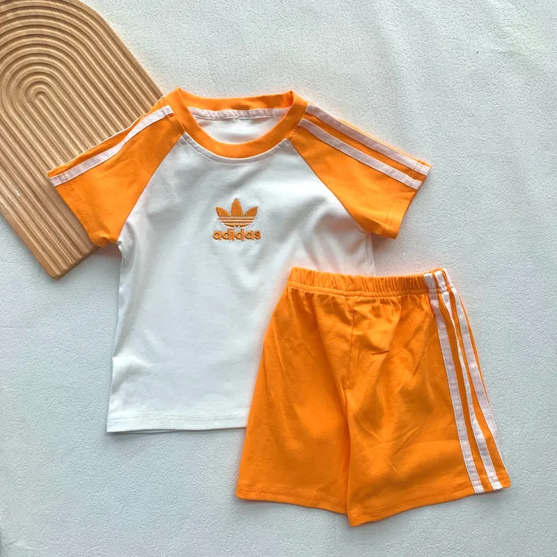 【90-140cm】二点セット よく売れる トレンド  多色展開 半袖Ｔシャツ＋ショートパンツ セットアップ