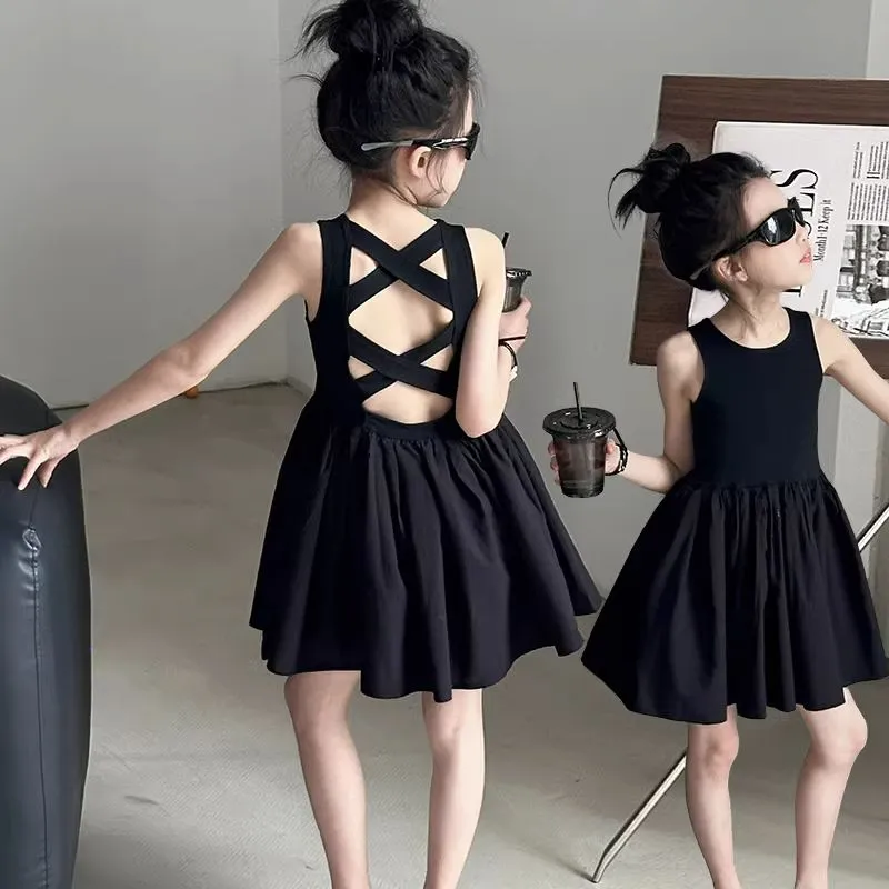 【90-150cm】SNS映え間違いなし おしゃれ感満点 シンプル＆クール バッククロス ワンピース
