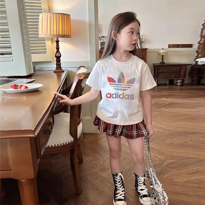 【90-160cm】見逃し厳禁 通気性 トレンド  デザイン満点  着心地良い 女の子  半袖 Ｔシャツ