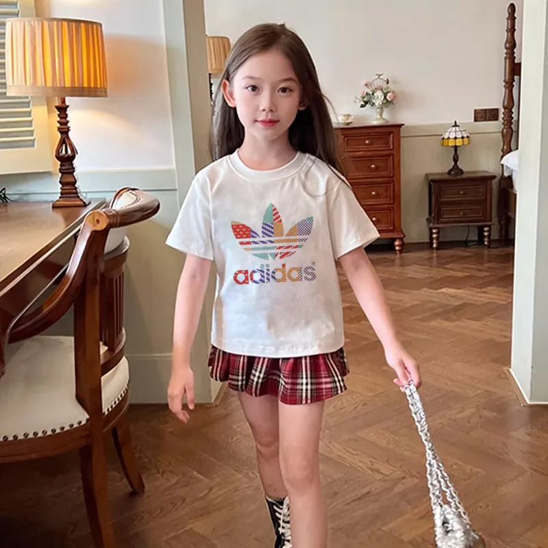 【90-160cm】見逃し厳禁 通気性 トレンド  デザイン満点  着心地良い 女の子  半袖 Ｔシャツ