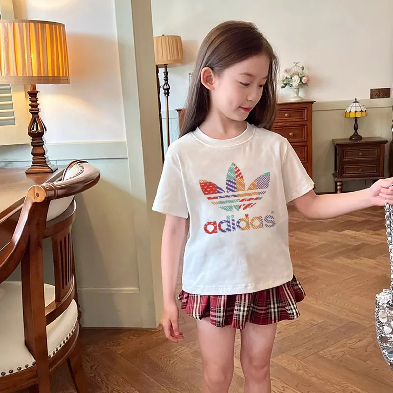 【90-160cm】見逃し厳禁 通気性 トレンド  デザイン満点  着心地良い 女の子  半袖 Ｔシャツ