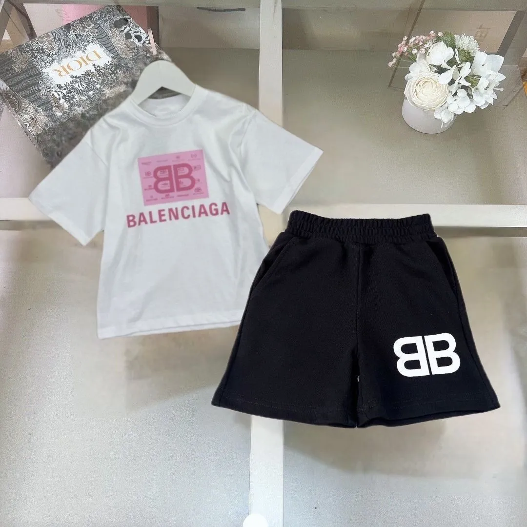 【90-160cm】人気上昇中 定番 トレンド  気質満点  着心地良い 女の子  半袖 Ｔシャツ