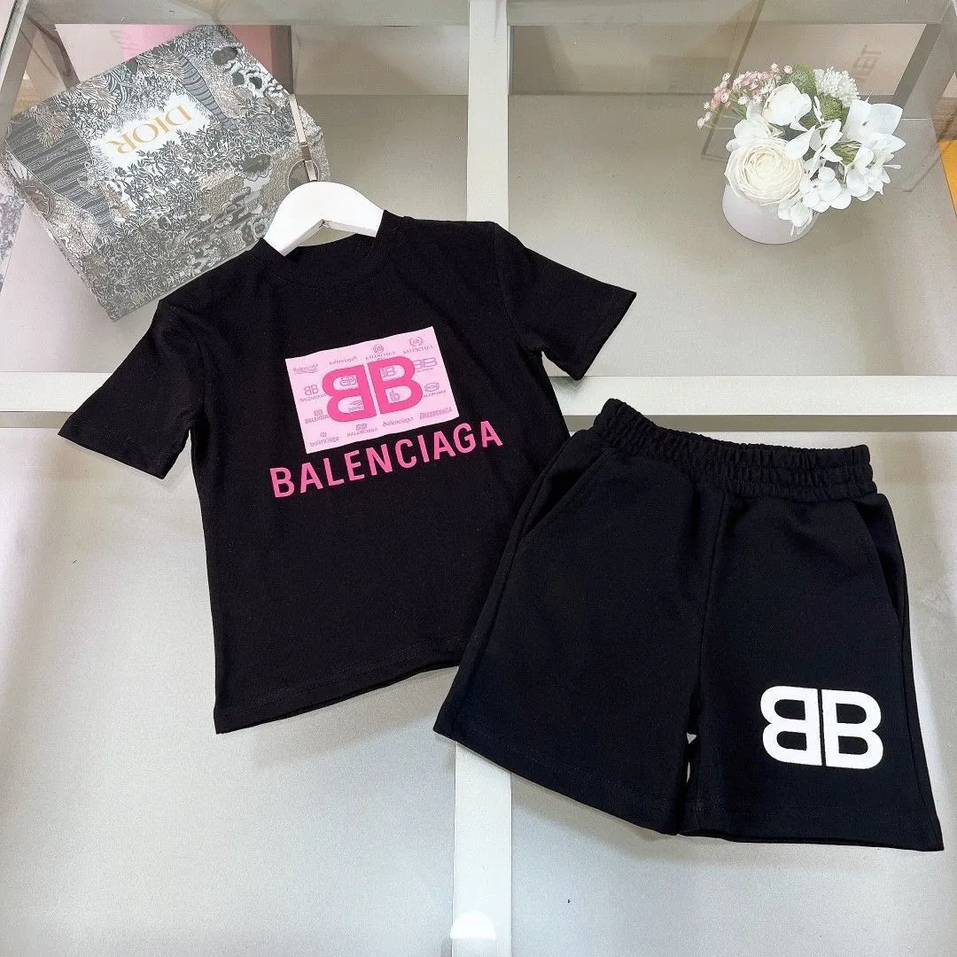 【90-160cm】人気上昇中 定番 トレンド  気質満点  着心地良い 女の子  半袖 Ｔシャツ