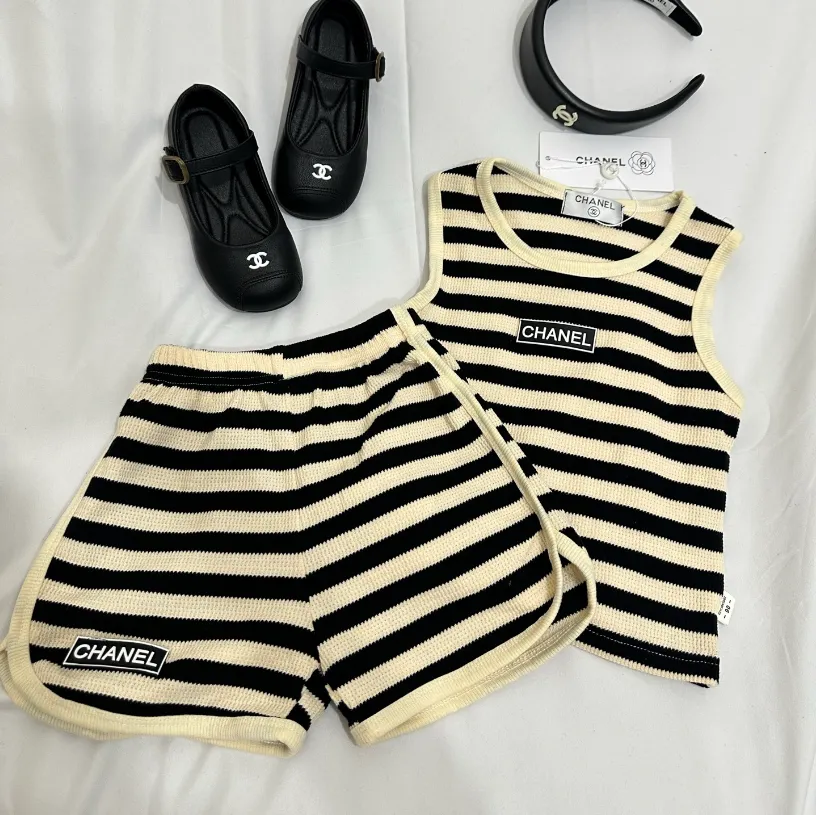 【80-120cm】二点セット おしゃれ 品質満点 ボーダー柄 女の子 タンクトップ＋ショートパンツ セットアップ