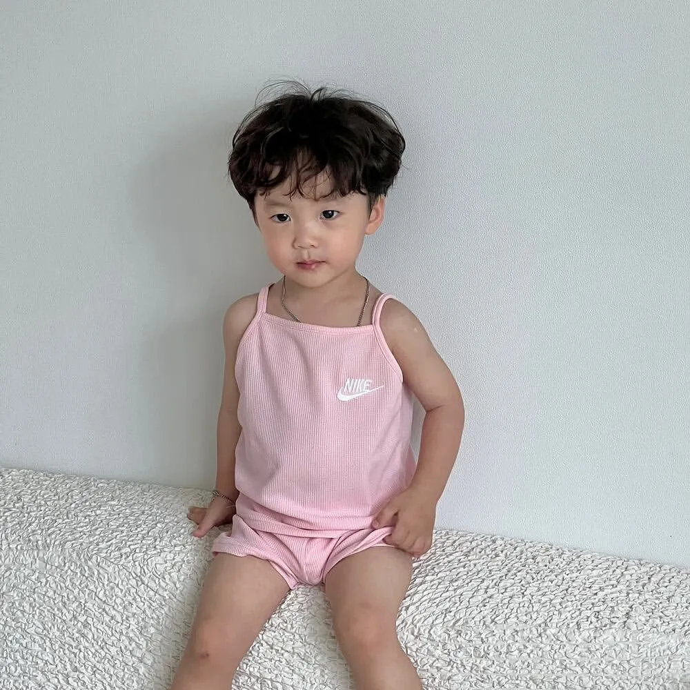 【80-130cm】二点セット 好感度100％  快適な着心地  無地 タンクトップ＋ショートパンツ セットアップ