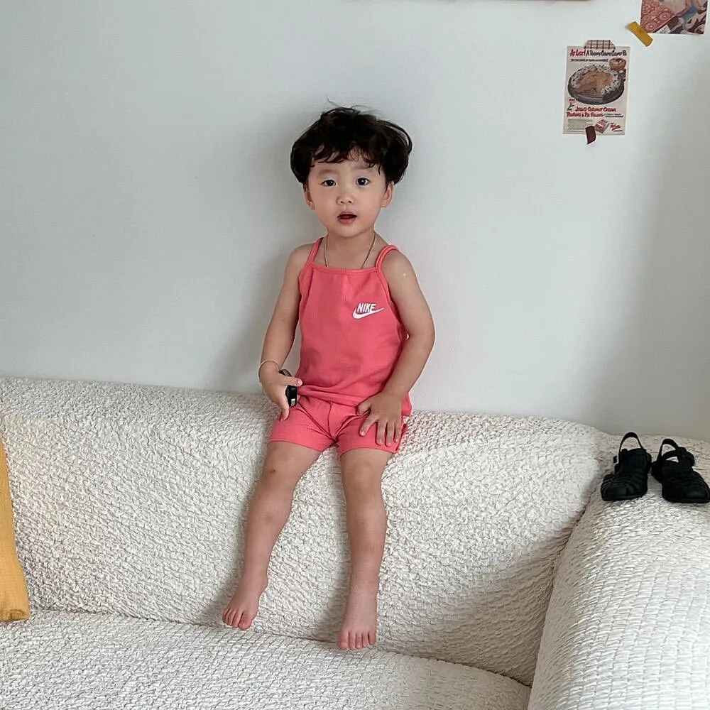 【80-130cm】二点セット 好感度100％  快適な着心地  無地 タンクトップ＋ショートパンツ セットアップ