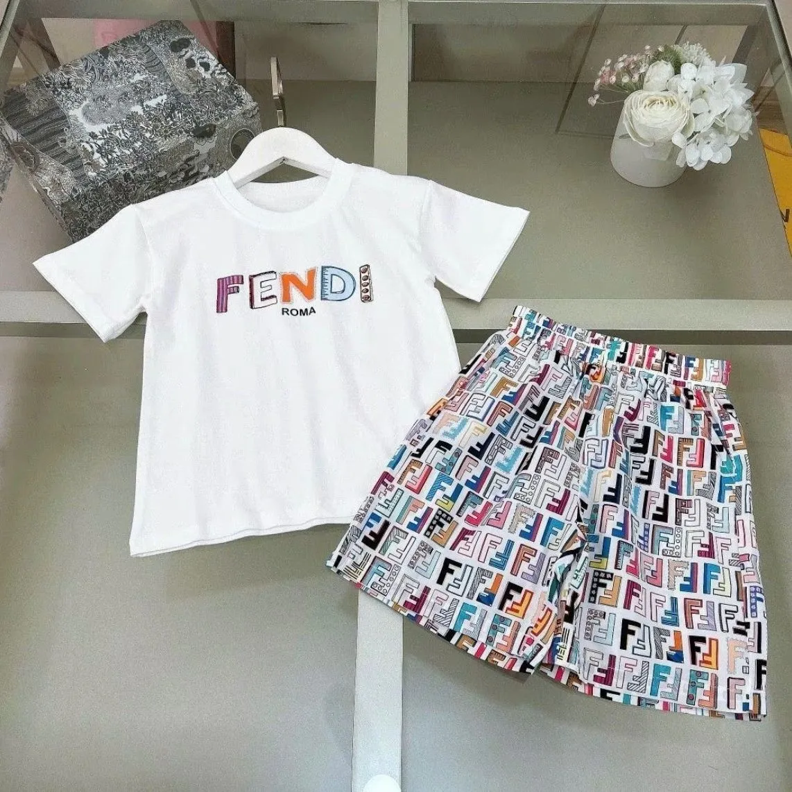 【90-160cm】二点セット リラックス感ある 大活躍 カジュアル トレンド 半袖Ｔシャツ＋ショートパンツ セットアップ
