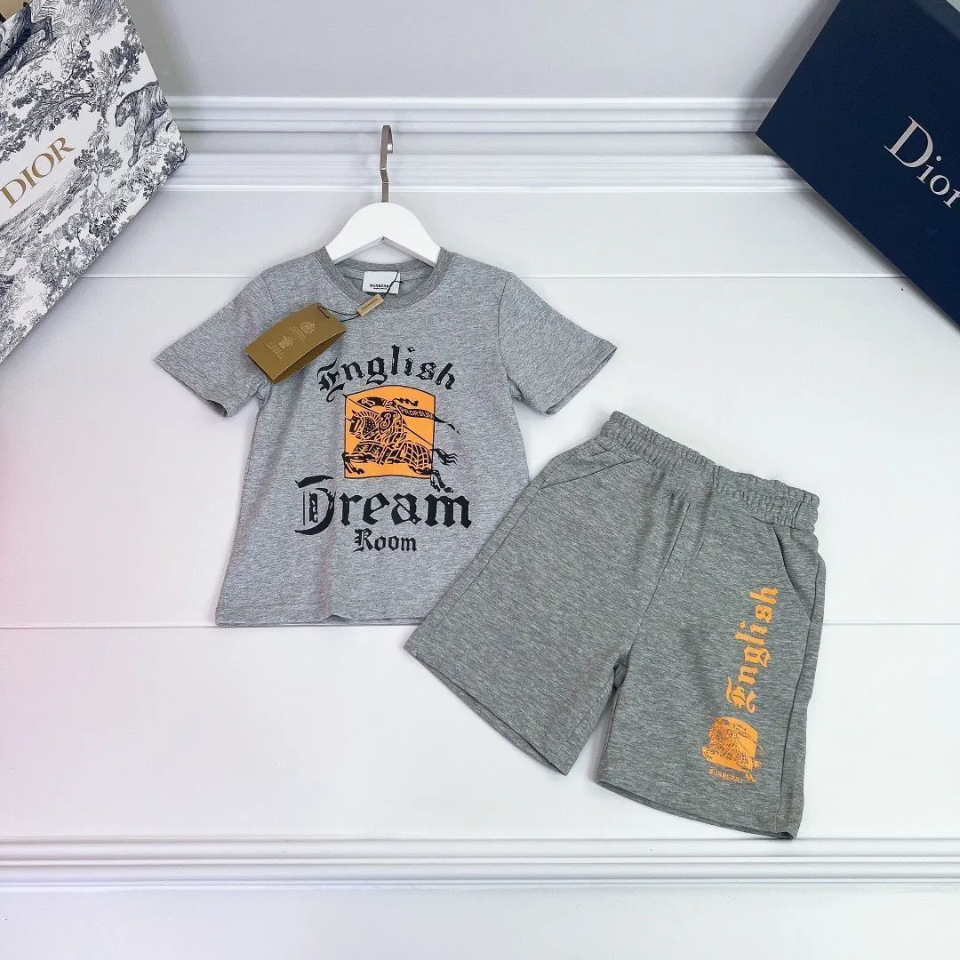【90-160cm】二点セット リピーター多数 多色展開 カジュアル トレンド 半袖Ｔシャツ+ショートパンツ セットアップ