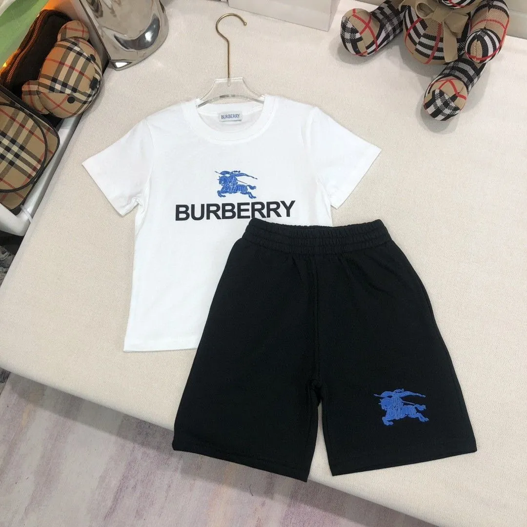 【90-160cm】二点セット よく売れる カジュアル スポーティ シンプル 半袖Ｔシャツ+ショートパンツ セットアップ