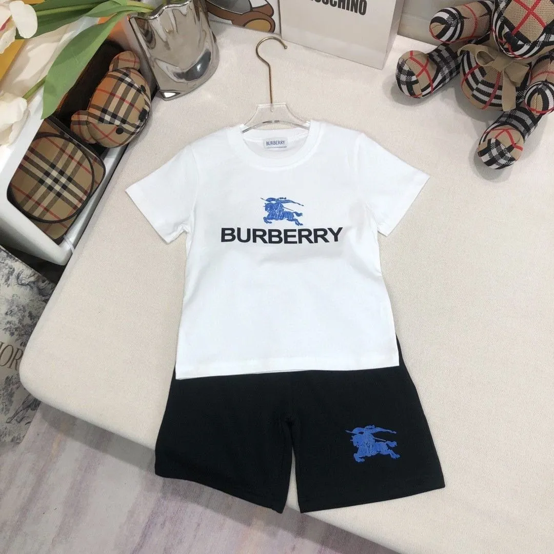 【90-160cm】二点セット よく売れる カジュアル スポーティ シンプル 半袖Ｔシャツ+ショートパンツ セットアップ