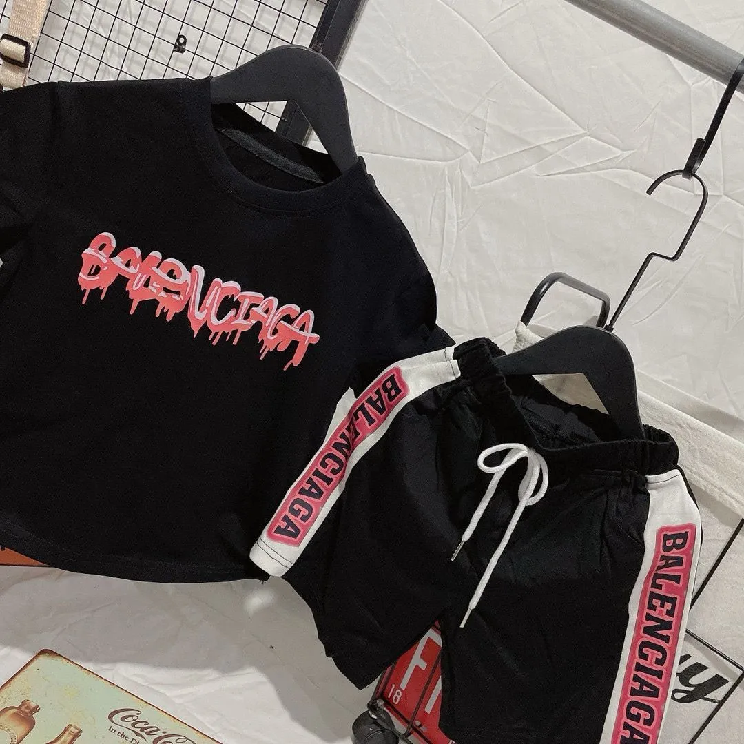【90-160cm】二点セット 注目度UP 着心地良い スタイリッシュ トレンド 半袖Ｔシャツ+ショートパンツ セットアップ