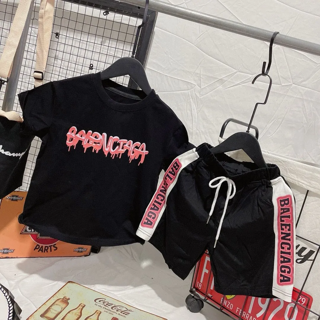 【90-160cm】二点セット 注目度UP 着心地良い スタイリッシュ トレンド 半袖Ｔシャツ+ショートパンツ セットアップ