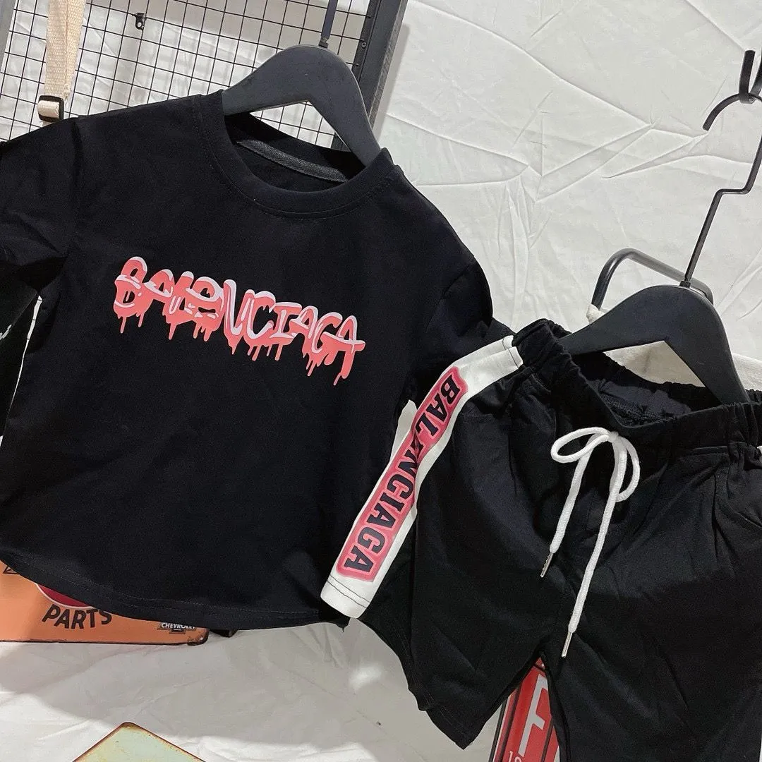 【90-160cm】二点セット 注目度UP 着心地良い スタイリッシュ トレンド 半袖Ｔシャツ+ショートパンツ セットアップ