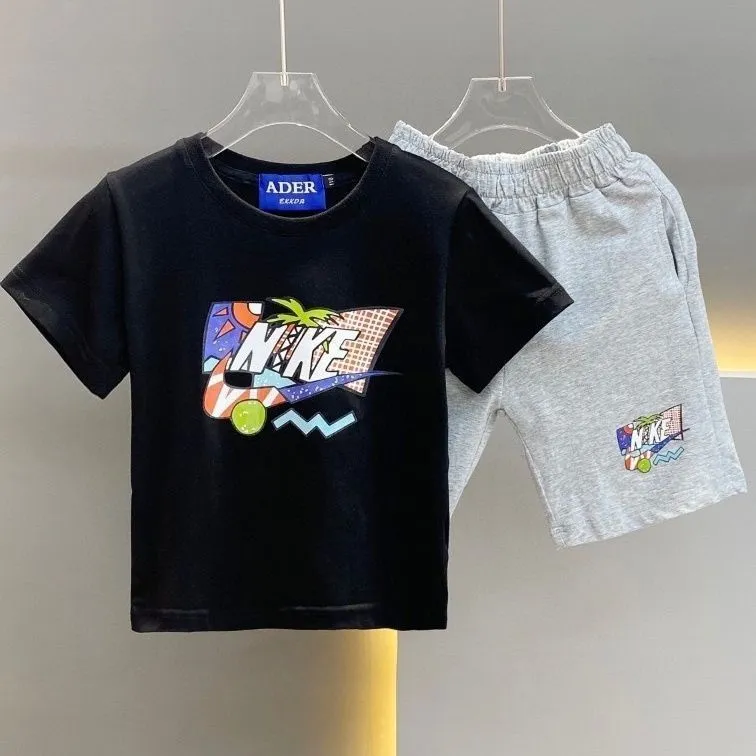 【90-160cm】二点セット コンフォート感抜群 スポーティ 着やすい 半袖Ｔシャツ+ショートパンツ セットアップ