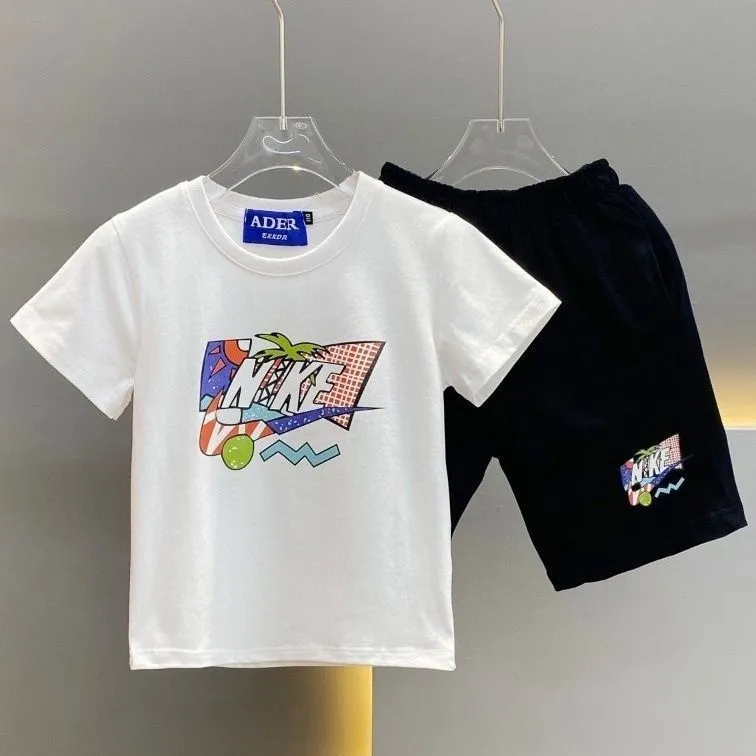 【90-160cm】二点セット コンフォート感抜群 スポーティ 着やすい 半袖Ｔシャツ+ショートパンツ セットアップ