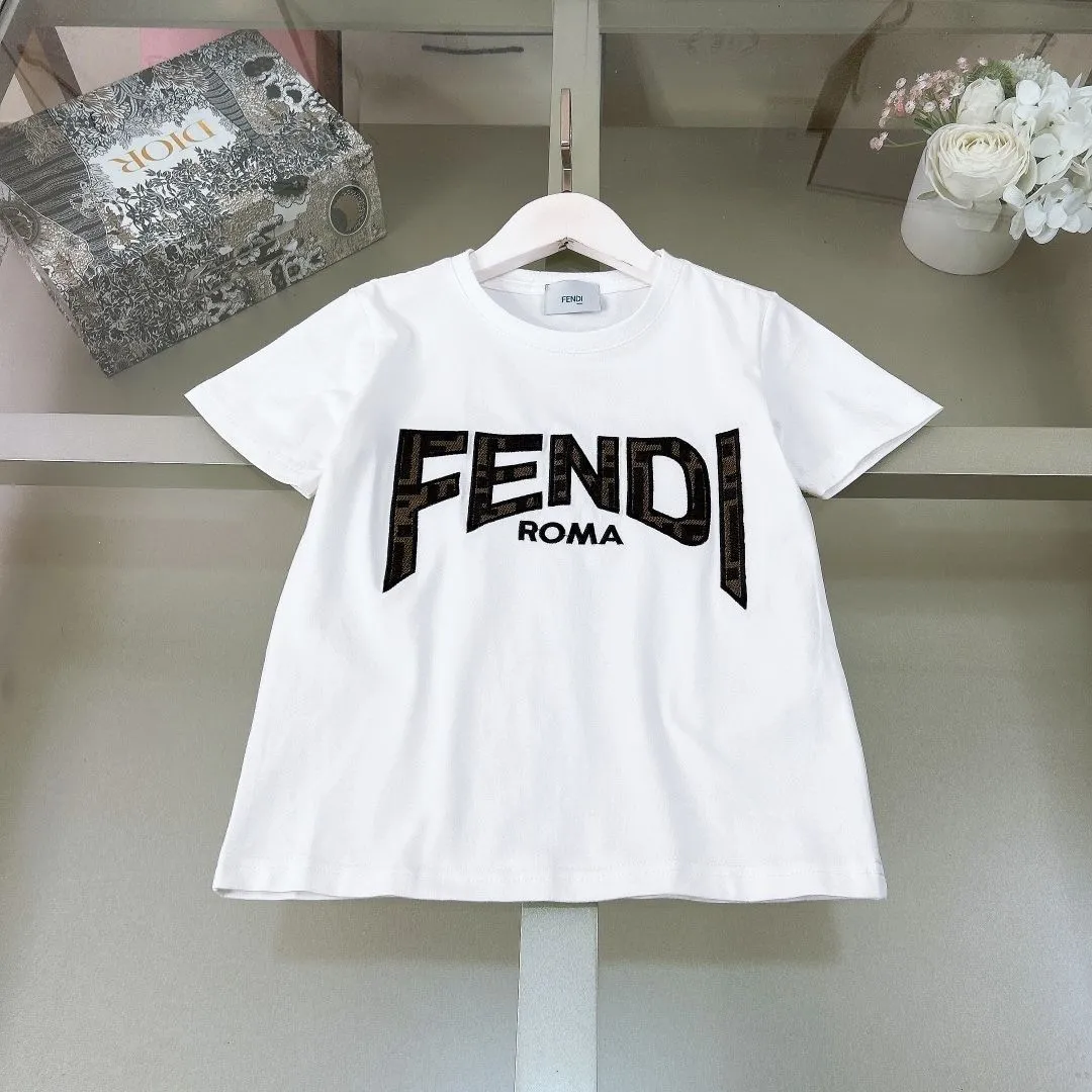 【90-160cm】二点セット ママたちに大好評 売れ筋 スポーティ 快適 半袖Ｔシャツ+ショートパンツ セットアップ