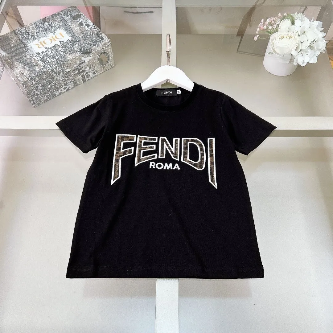 【90-160cm】二点セット ママたちに大好評 売れ筋 スポーティ 快適 半袖Ｔシャツ+ショートパンツ セットアップ
