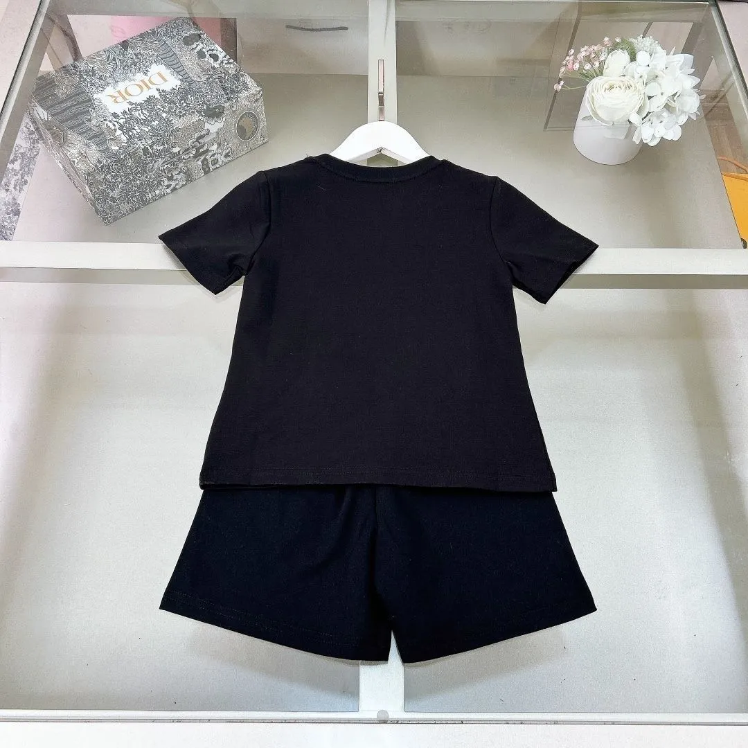【90-160cm】二点セット 絶対後悔しない 涼しく快適 虎柄 トレンド 半袖Ｔシャツ+ショートパンツ セットアップ