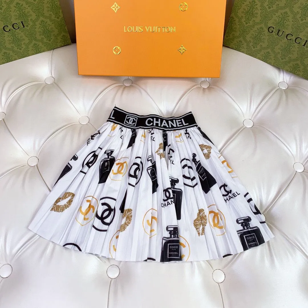 【90-160cm】二点セット 好感度100％  売れ筋 おしゃれ 快適 女の子 半袖Ｔシャツ+スカート セットアップ