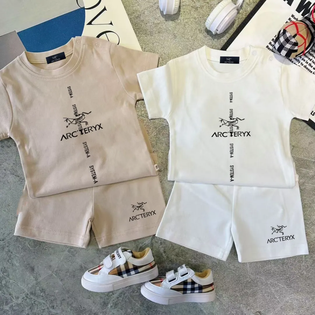 【66-110cm】二点セット SNS映えコーデに カジュアル  お出かけに 軽やかな着心地 半袖Ｔシャツ+ショートパンツ セットアップ