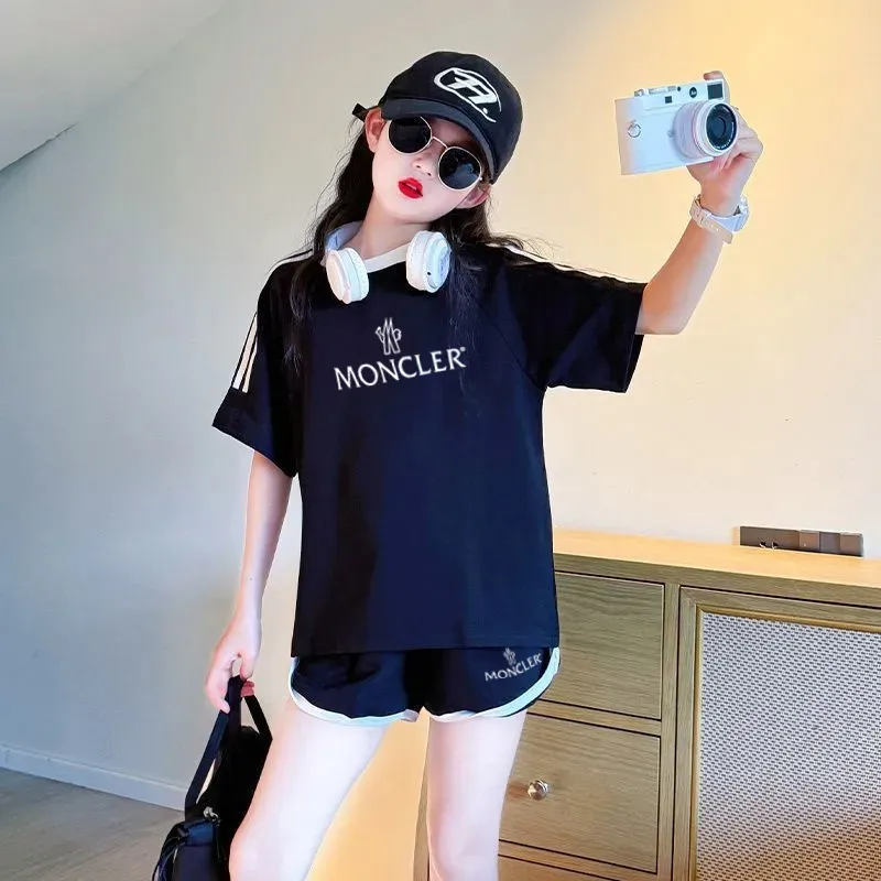 【90-160cm】二点セット オシャレ度高め 品質満点 着せやすい 女の子 半袖 Ｔシャツ＋ショートパンツ セットアップ