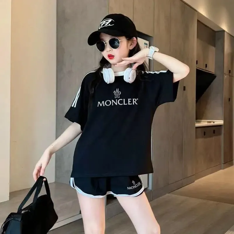 【90-160cm】二点セット オシャレ度高め 品質満点 着せやすい 女の子 半袖 Ｔシャツ＋ショートパンツ セットアップ